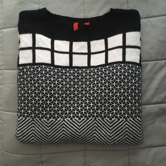 Sweater - Picture 2 of 5